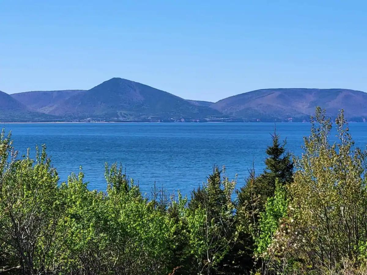 Moceanset Getaways-Beautiful Ocean, Mountain & Sunset Views, "Camping Experience" Dingwall Esterno foto